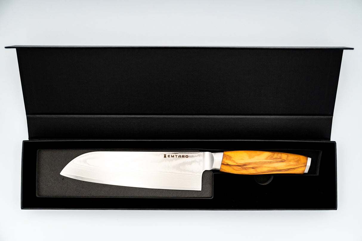 Santoku Damastmesser Kairo – 18 cm, 67 Lagen Damaststahl, Olivenholzgriff